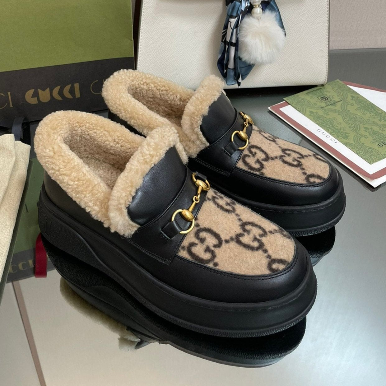 Luxury Gucci GG LOAFER IN CAMEL BROWN JACQUARD AND BLACK CALFSKIN WITH BEIGE WOOL LINING
