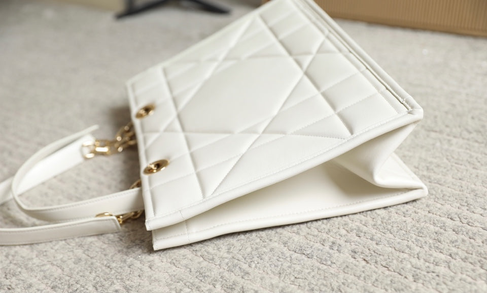 Luxury DiorLARGE TOTE BOOK 36 BAG IN WHITE CALFSKIN