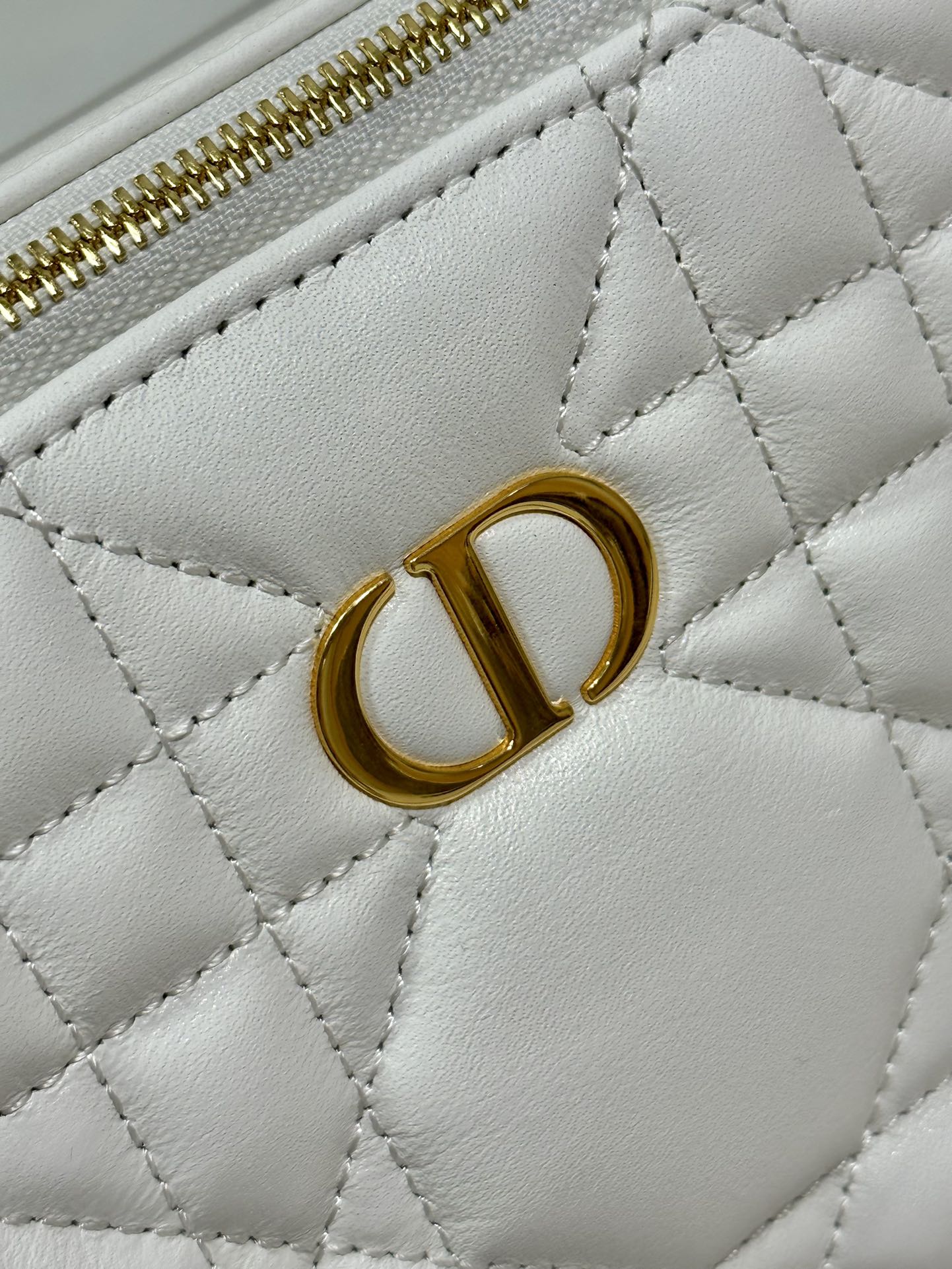 Luxury Diorcaro box 18 white calfskin
