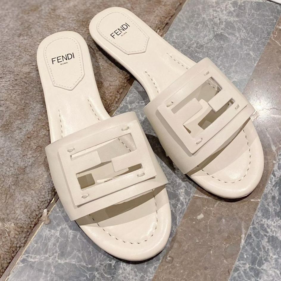 Luxury FendiLuxury FendiBAGUETTE SLIDES IN WHITE LAMBSKIN