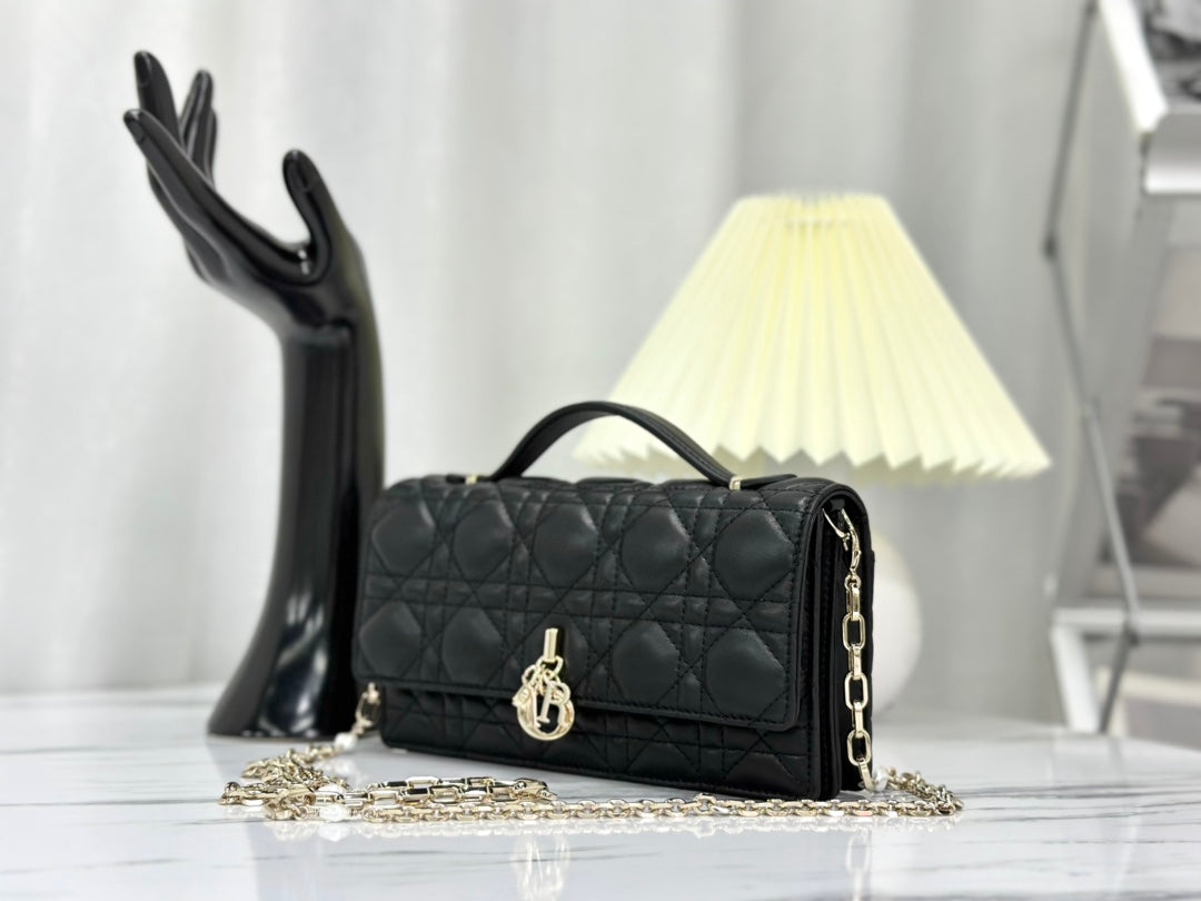 Luxury DiorLADY CHAIN BAG 21 IN BLACK LAMBSKIN