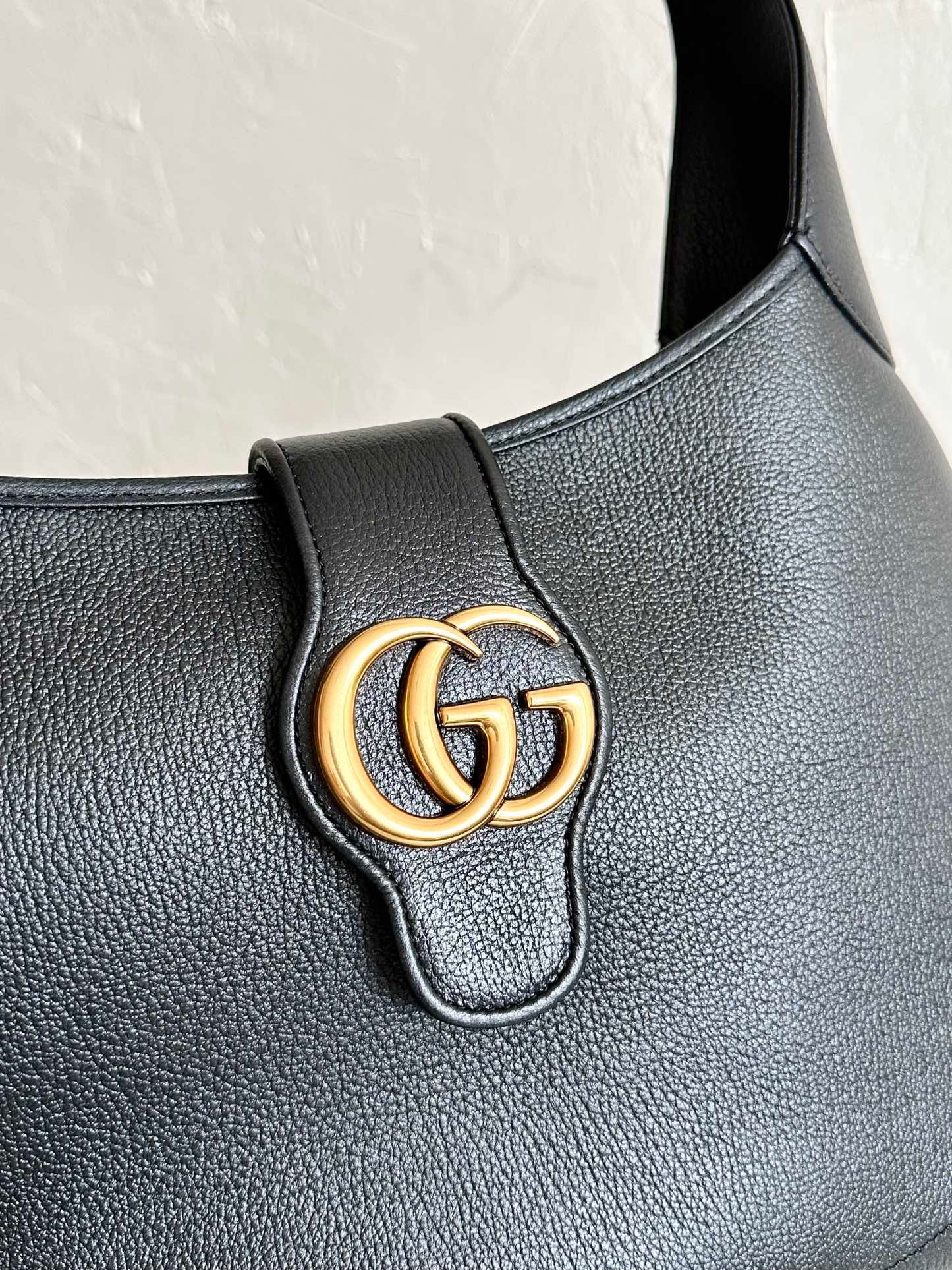 Luxury Gucci APHRODITE MEDIUM 39 SHOULDER BAG IN BLACK CALFSKIN