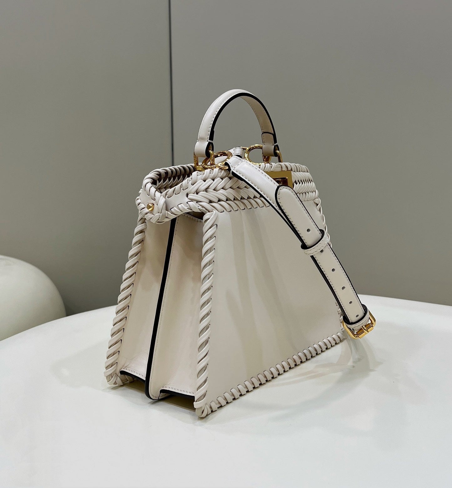 Luxury FendiPEEKABOO ISEEU 27 IN WHITE SMOOTH CALFSKIN WITH WOVEN TRIM GOLD HARDWARE