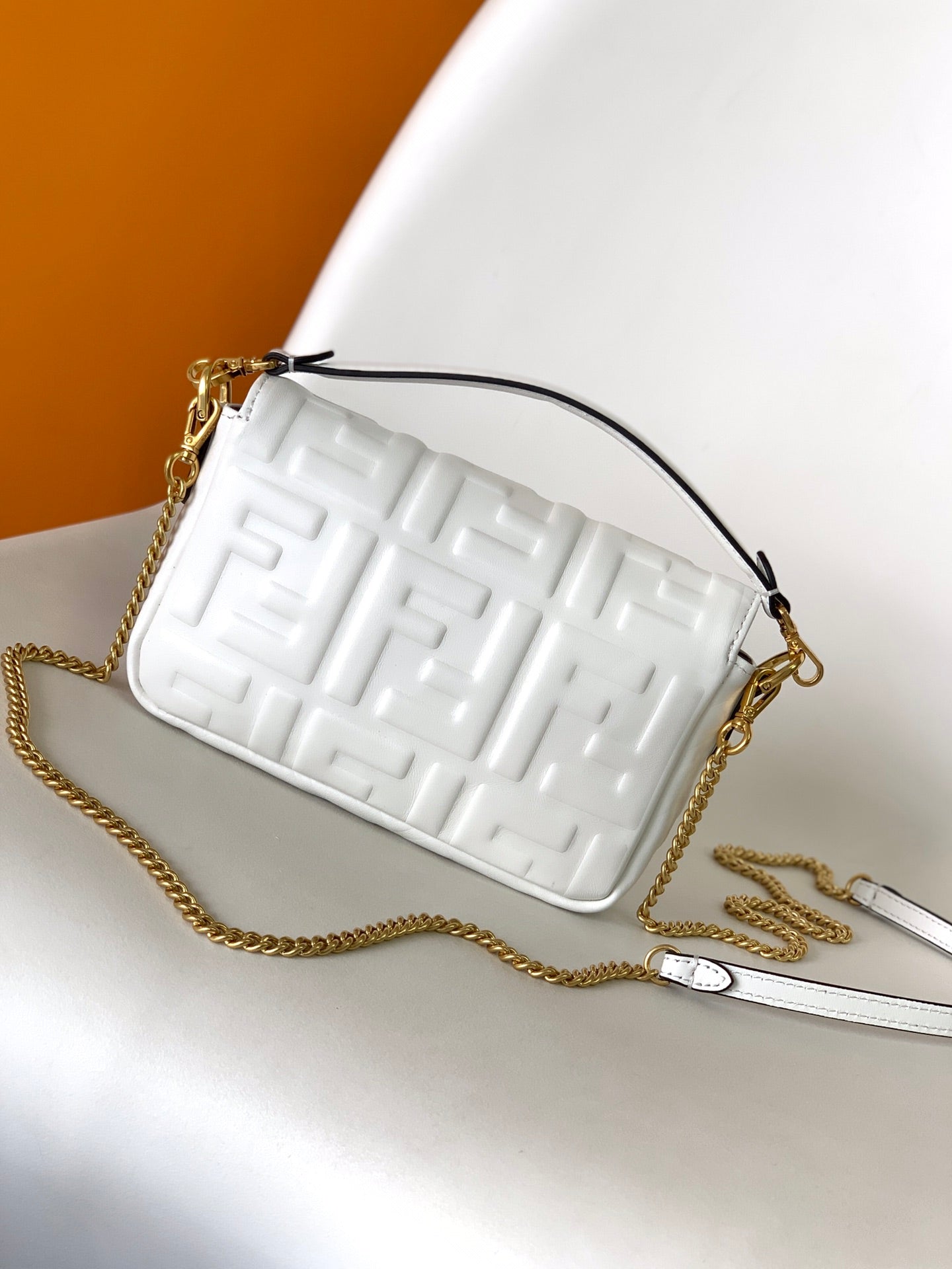 Luxury FendiMini Baguette Bag 20 With FF Motif White Leather Ghw