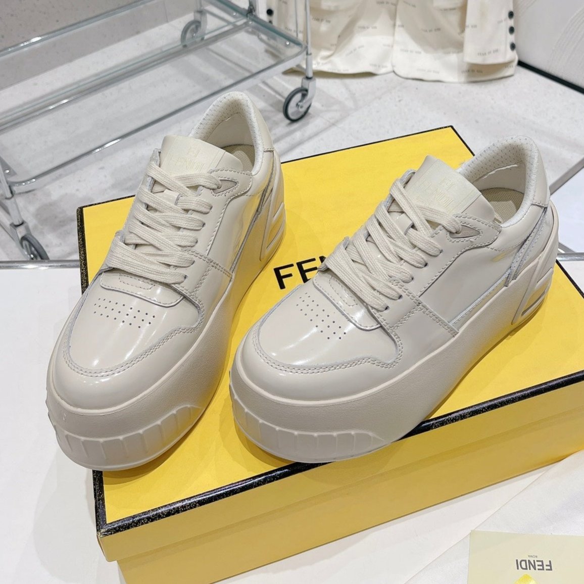 Luxury FendiLuxury FendiLOW-TOP TRAINER IN WHITE CALFSKIN