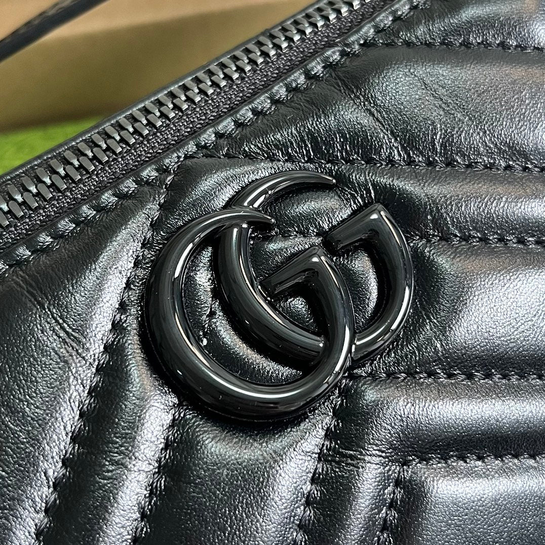 Luxury Gucci GG MARMONT SMALL 23 HANDBAG IN BLACK CALFSKIN