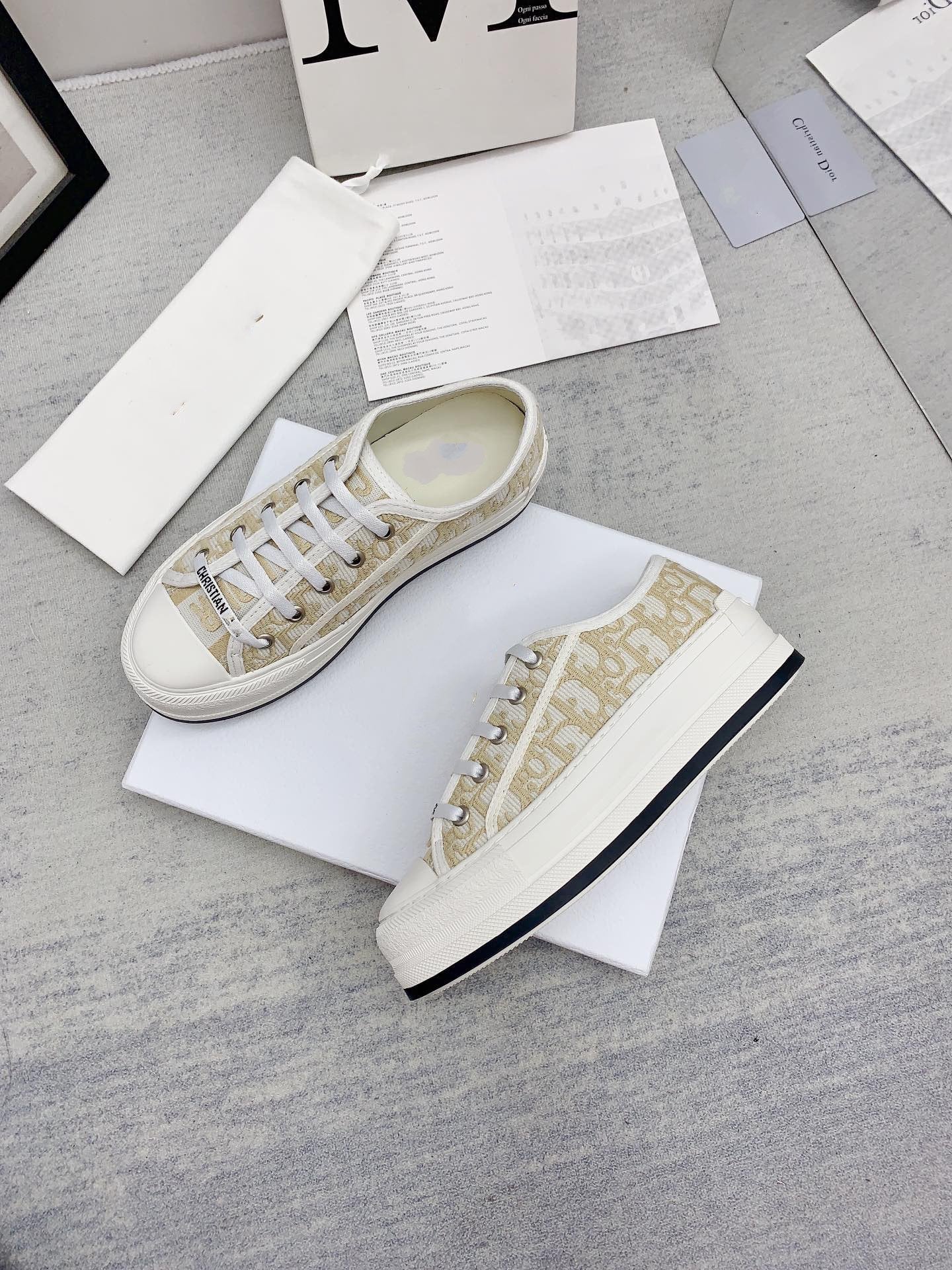 Luxury Diorwalkn 45 gold white oblique embroidery canvas