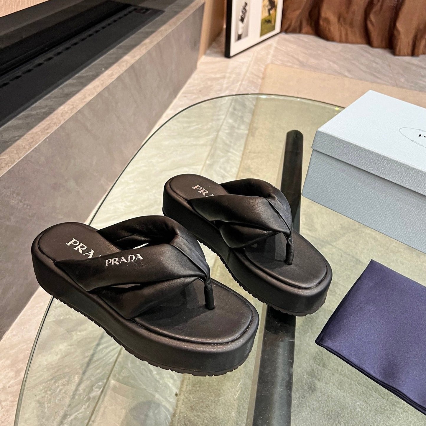 Luxury PradaTHONG FLATFORM SANDALS BLACK LAMBSKIN