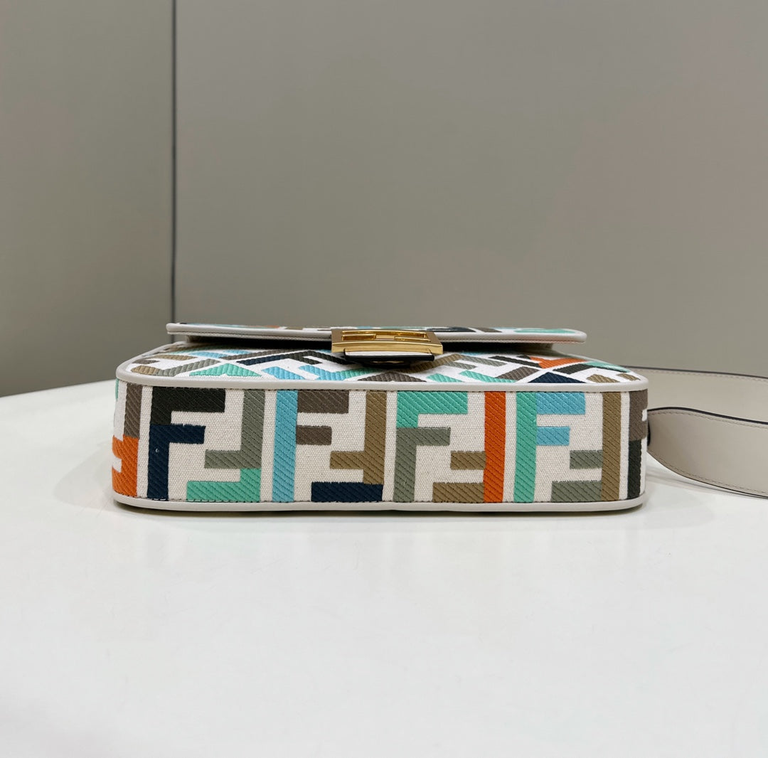 Luxury FendiBAGUETTE CANVAS 27 BAG WHITE STRAP WITH MULTICOLOUR EMBROIDERY GOLD HARDWARE