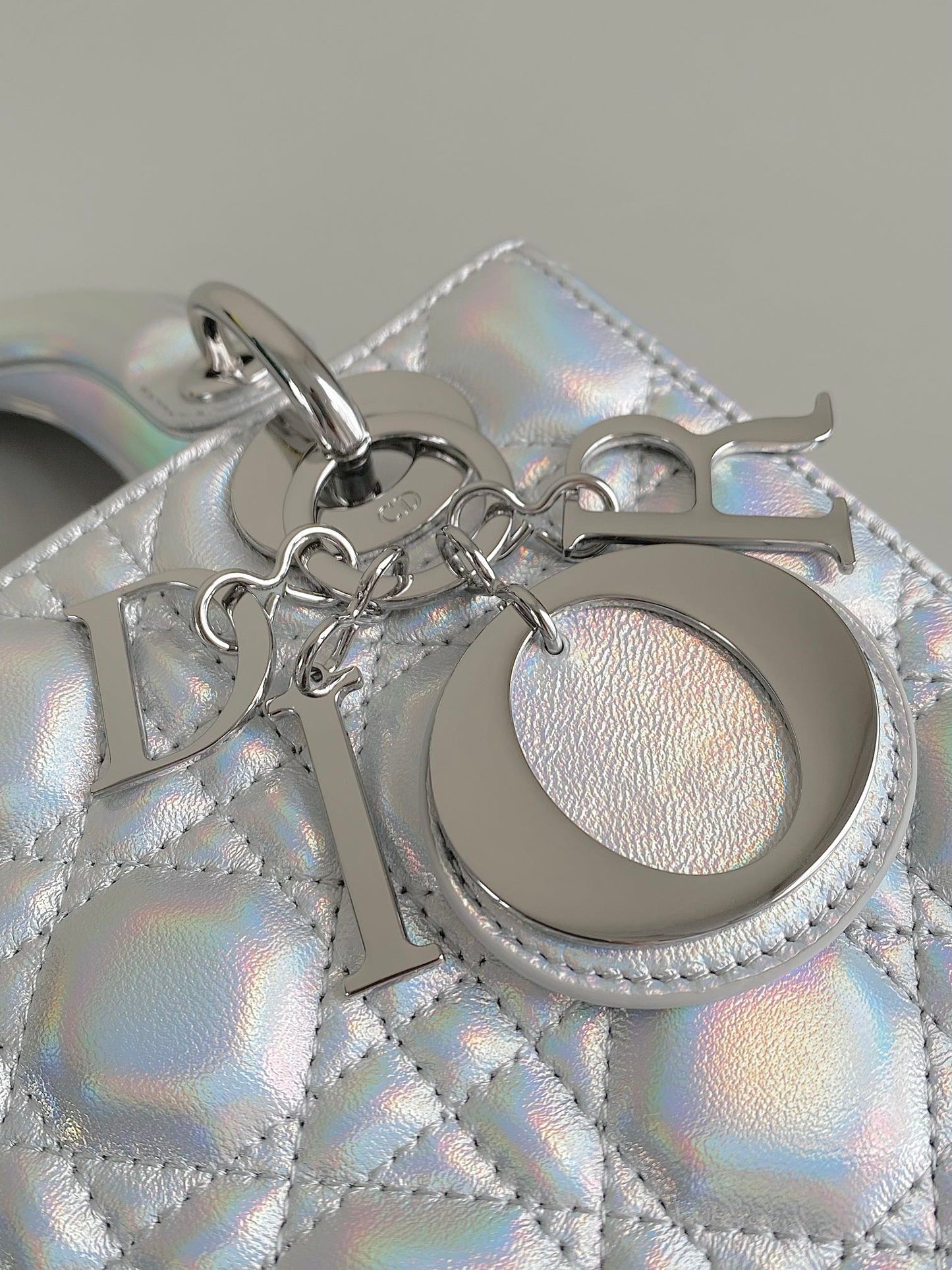 Luxury DiorMEDIUM LADY 20 HANDBAG IN SILVER LAMBSKIN