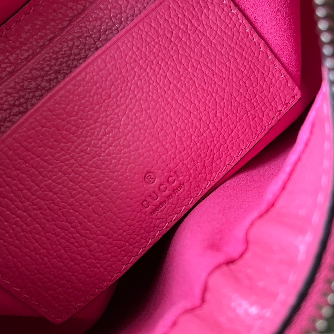 Luxury Gucci SHOULDER BAG 25 IN BRIGHT PINK CALFSKIN GOLD HARDWARE