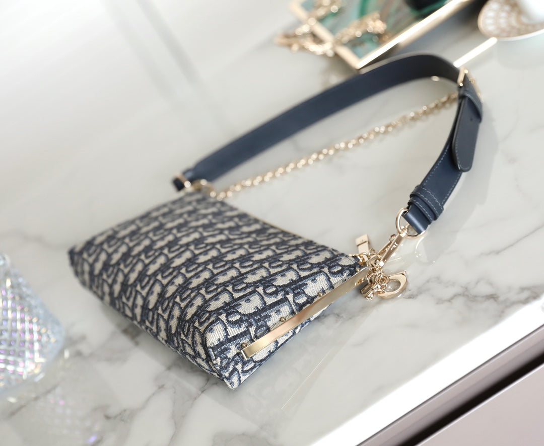 Luxury DiorCLUB 27 HANDBAG IN BLUE OBLIQUE JACQUARD