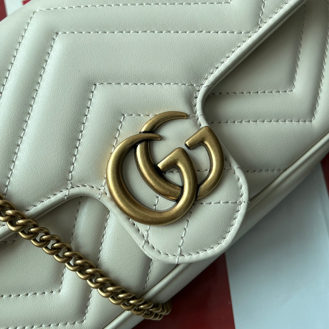 Luxury Gucci gg marmont 21cm white calfskin gold hardware