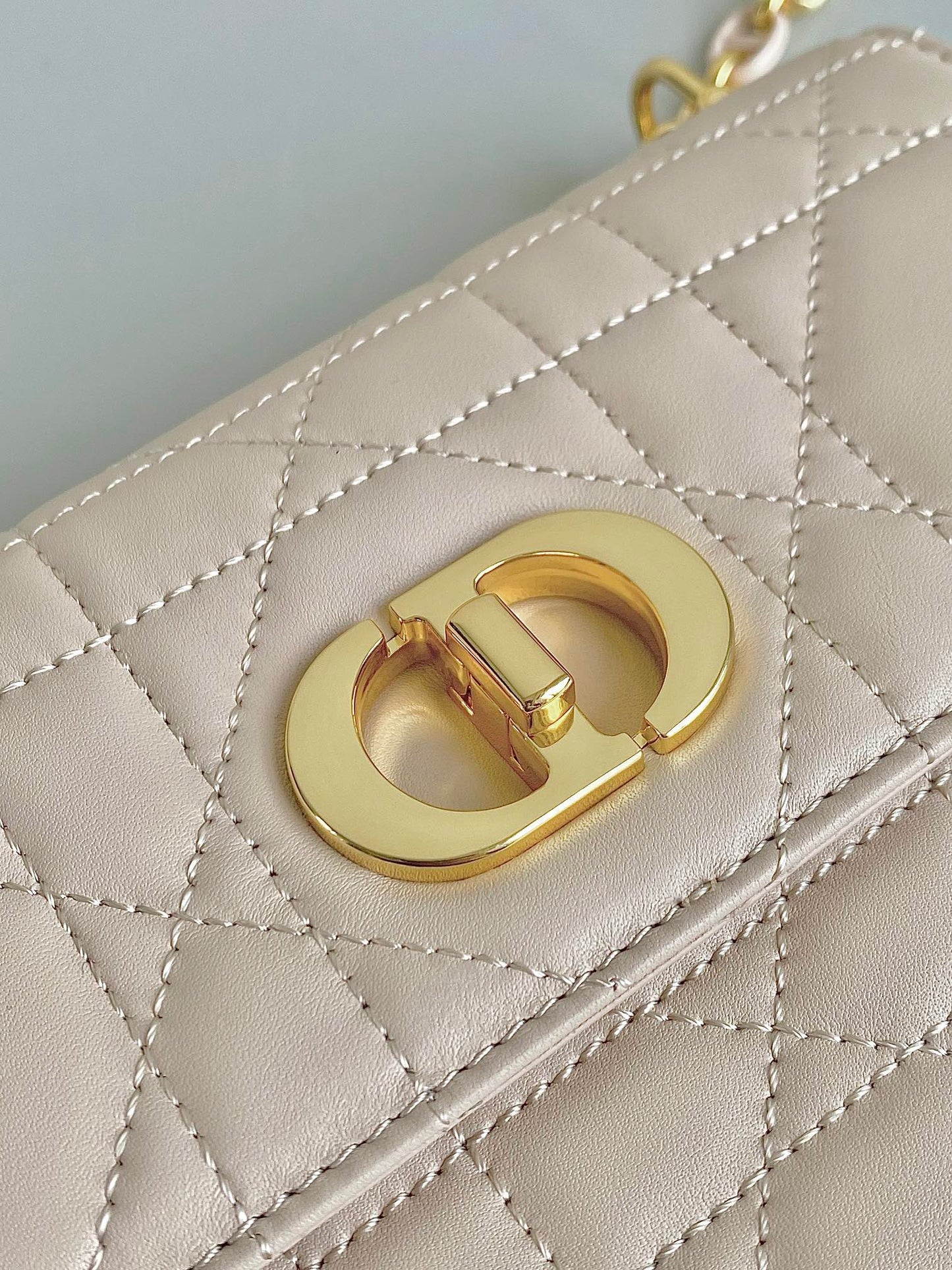 Luxury Diormiss caro mini 19 cream calfskin