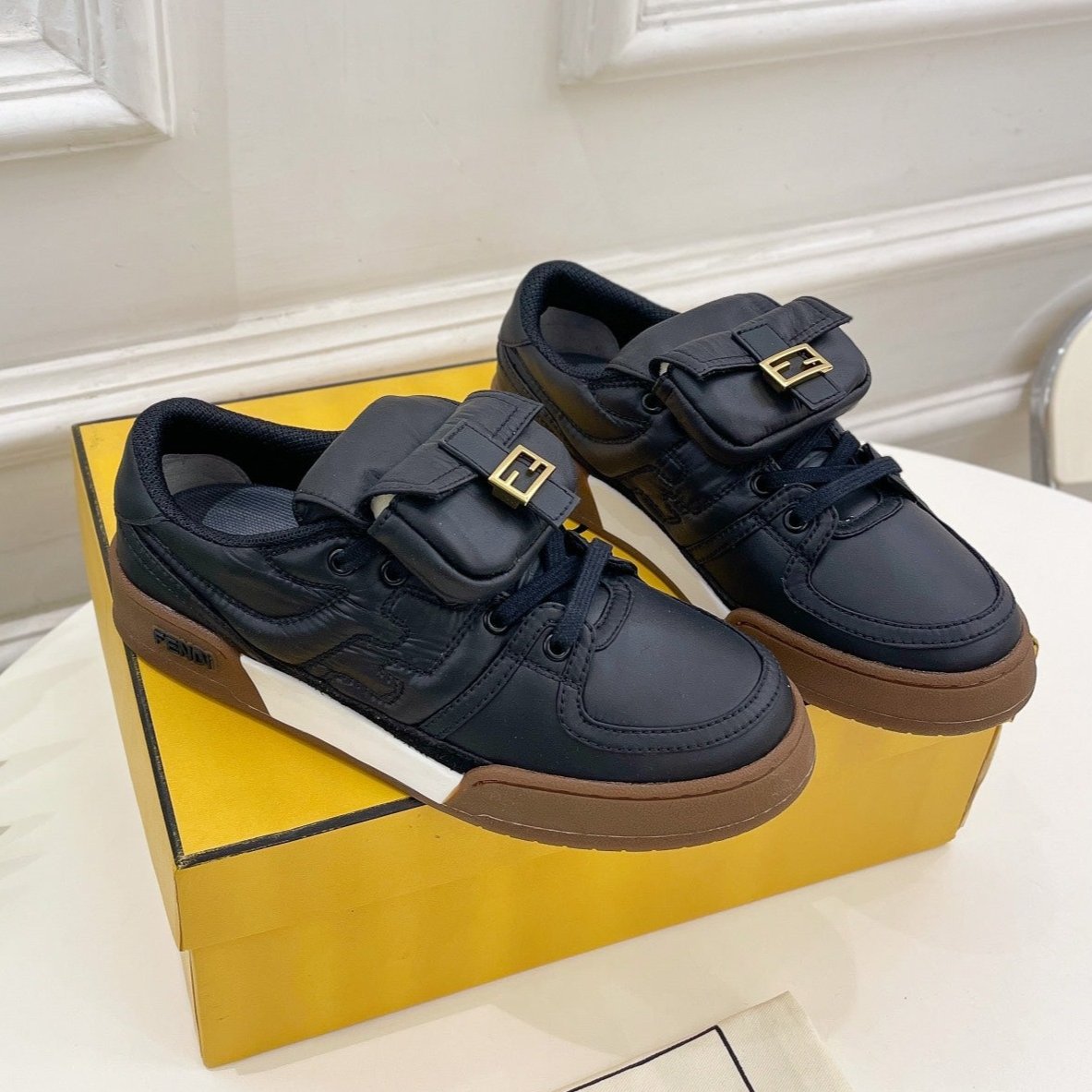 Luxury FendiLuxury FendiTRAINER SNEAKER IN BLACK LAMBSKIN