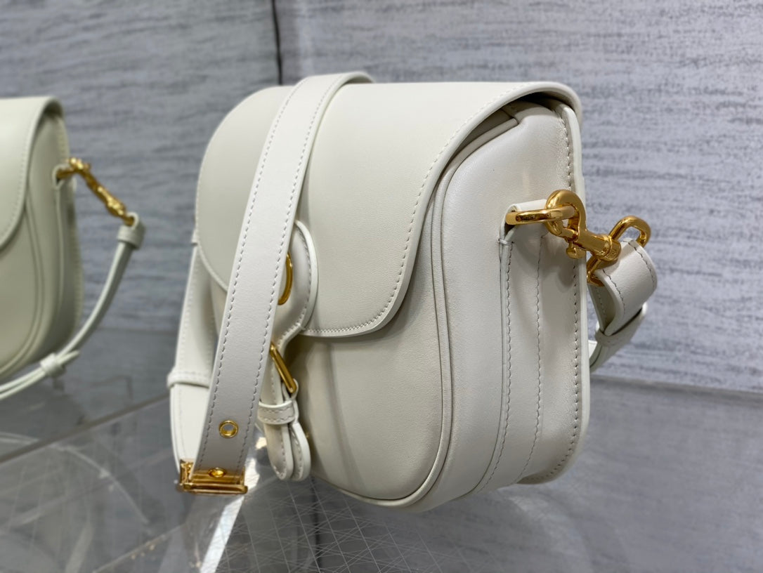Luxury DiorMEDIUM BOBBY 22CM WHITE CALFSKIN GOLD HARDWARE