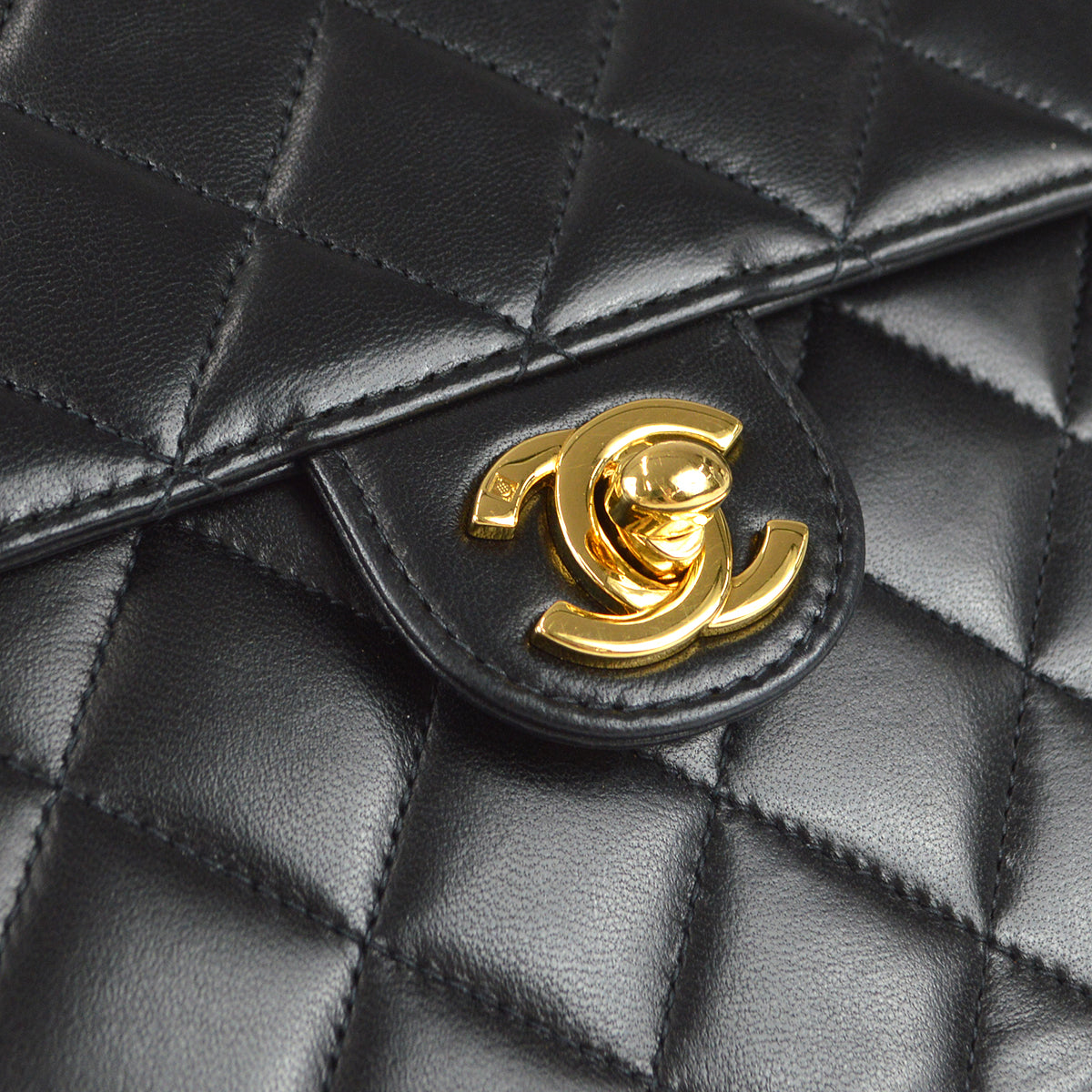 Luxury Chanel Single Chain Shoulder Bag Black Lambskin 66899