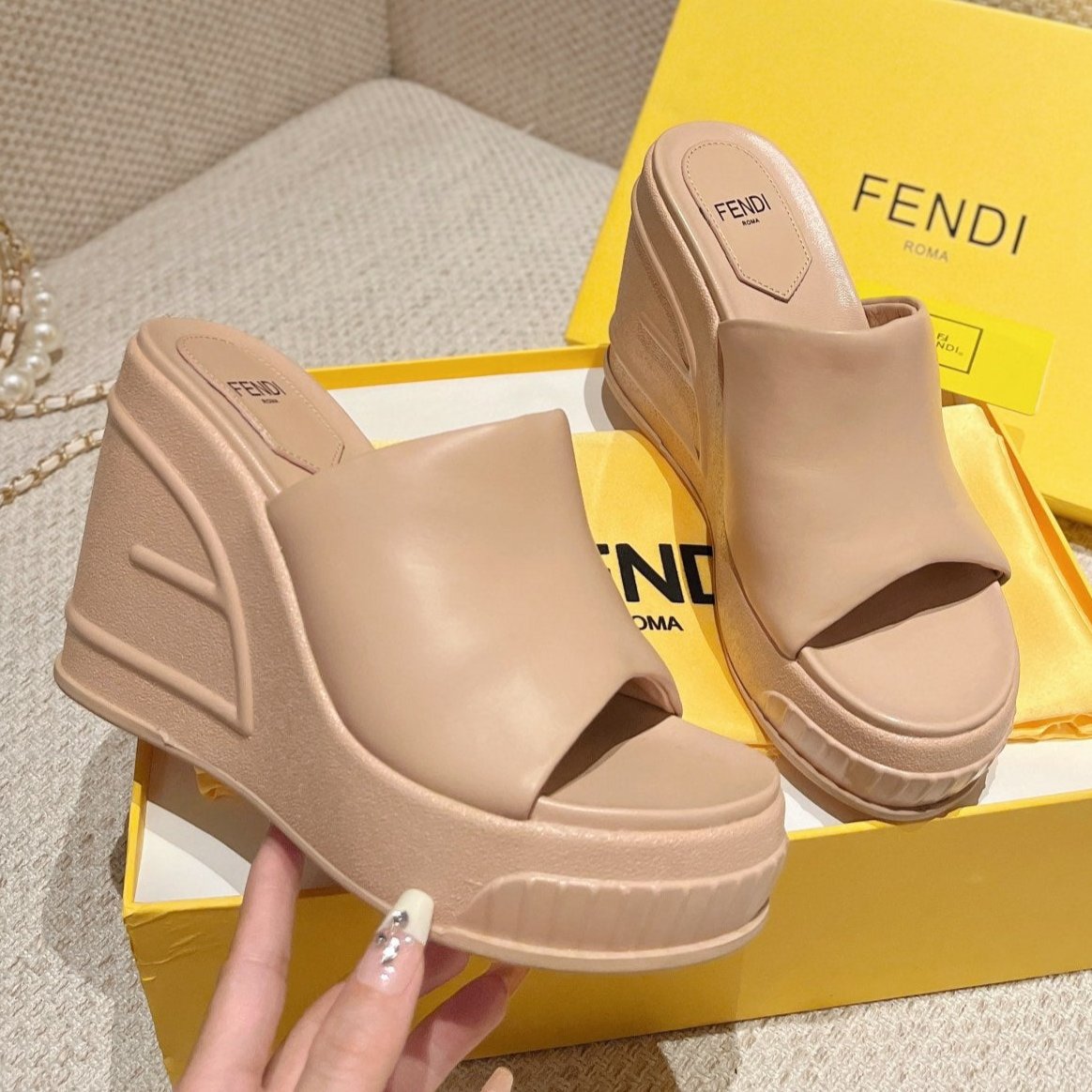 Luxury FendiLuxury FendiBAGUETTE WEDGE PLATFORM 85MM IN ALMOND BEIGE CALFSKIN