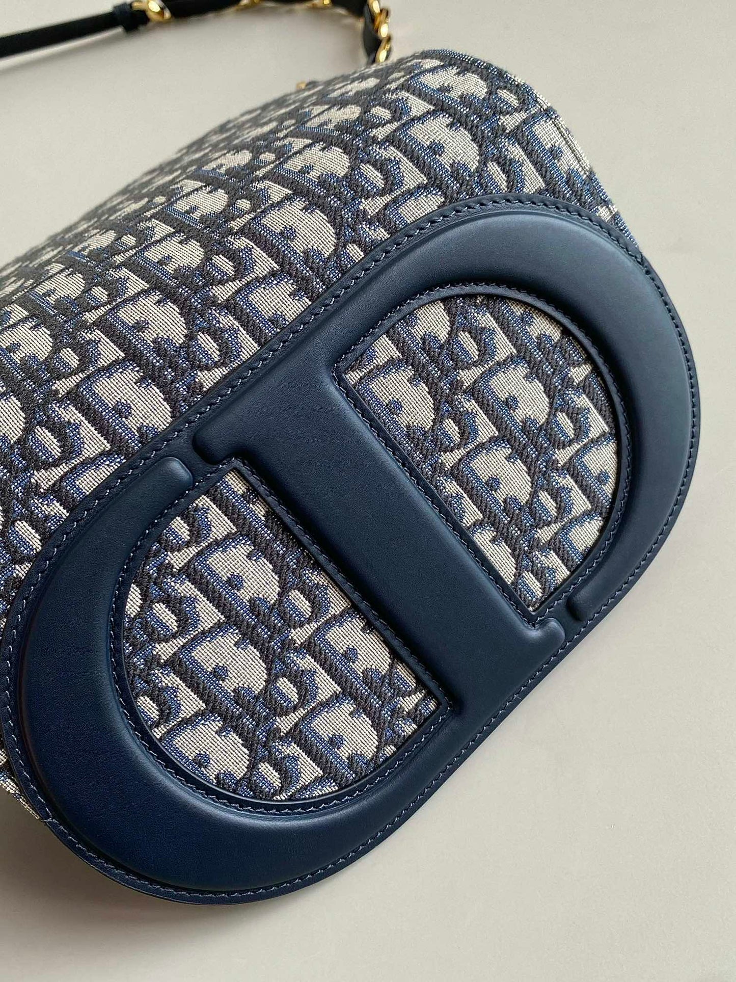 Luxury DiorSIGNATURE HOBO 21 BAG IN BLUE OBLIQUE JACQUARD