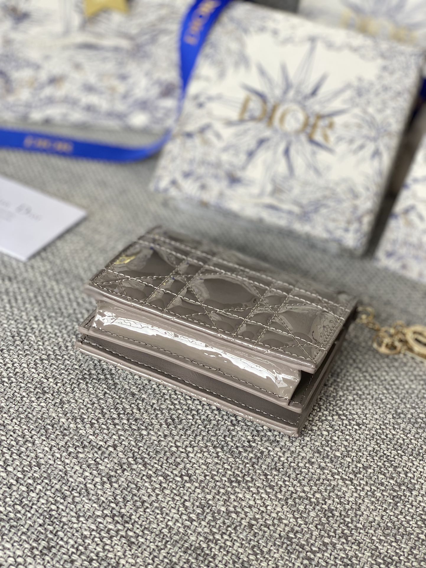 Luxury DiorCaro 11cm Compact Wallet Shiny Grey Calfskin