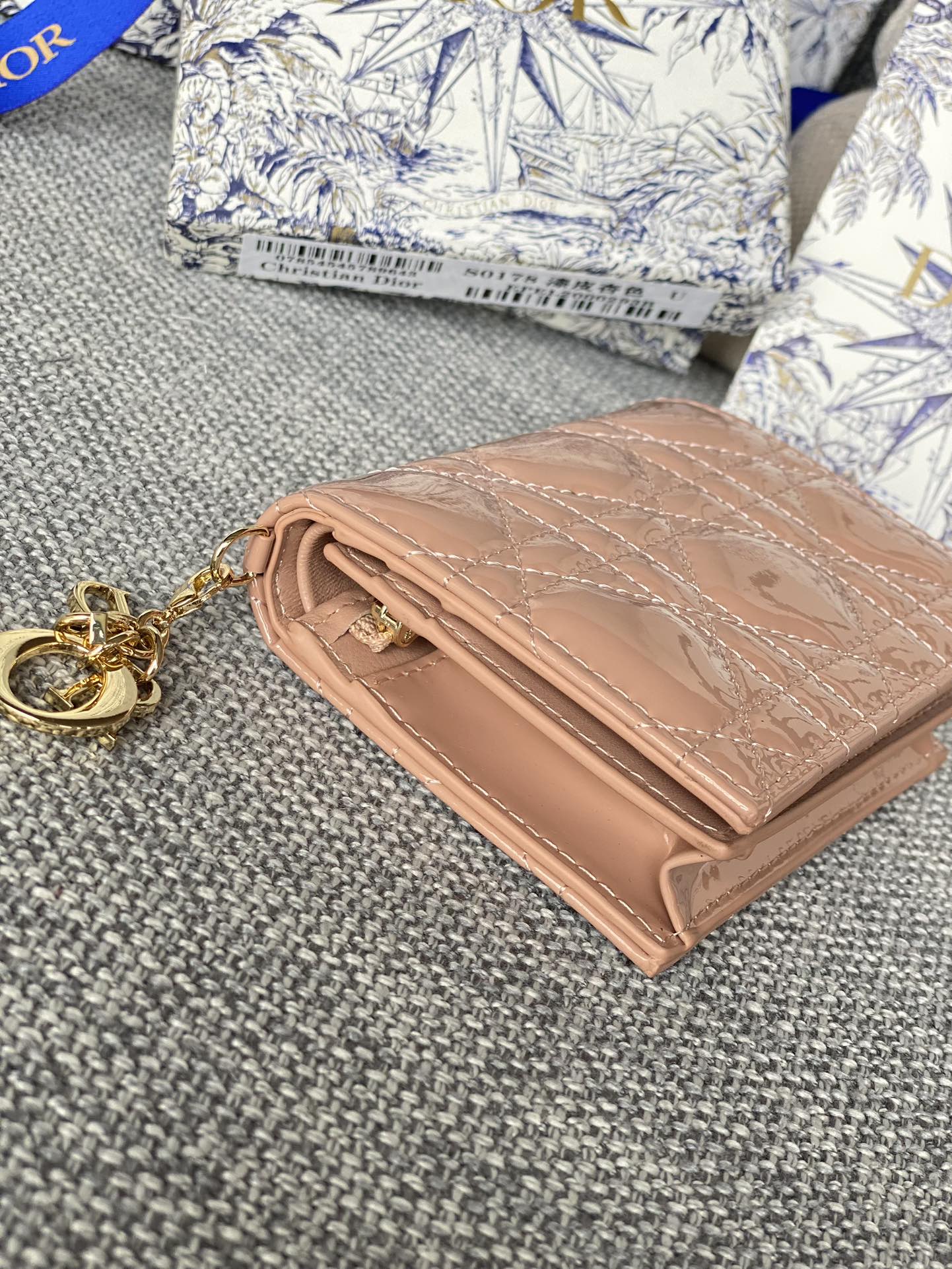 Luxury DiorCaro 11cm Compact Wallet Shiny Dark Beige Calfskin