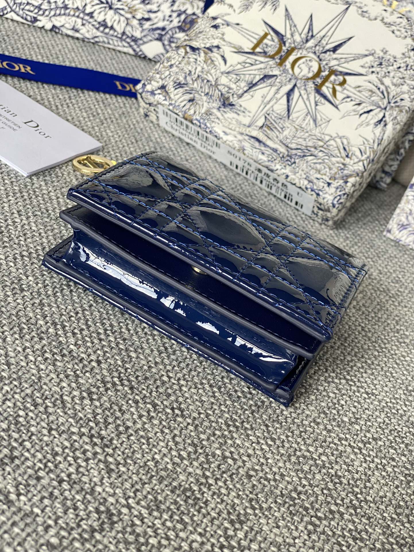 Luxury DiorCaro 11cm Compact Wallet Shiny Blue Calfskin