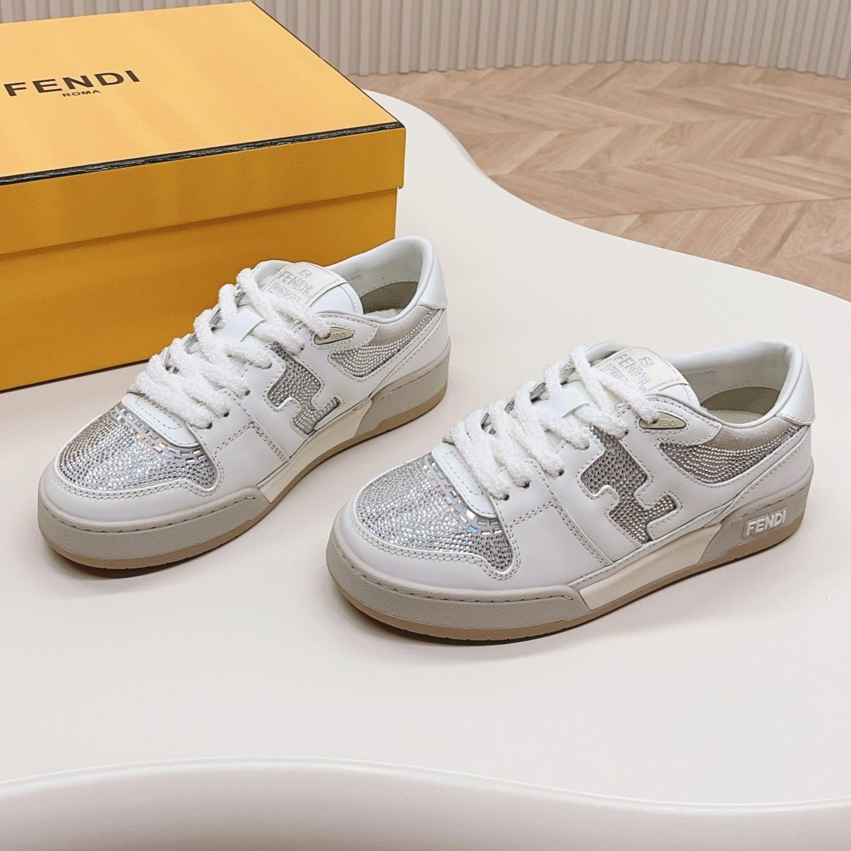 Luxury FendiLuxury FendiCASUAL SNEAKER IN WHITE CALFSKIN ATTACH RHINSTONES