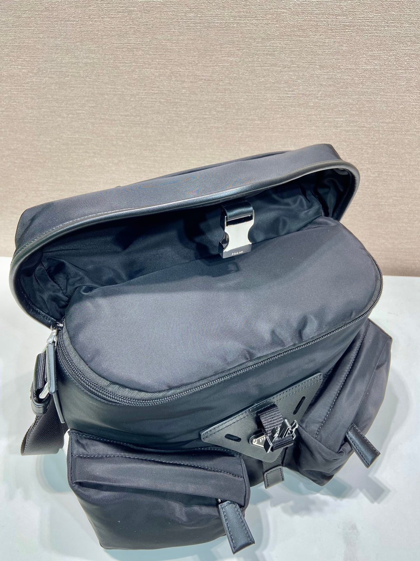 Luxury PradaCROSSBODY BAG 29 IN BLACK RE-NYLON AND CALFSKIN TRIM