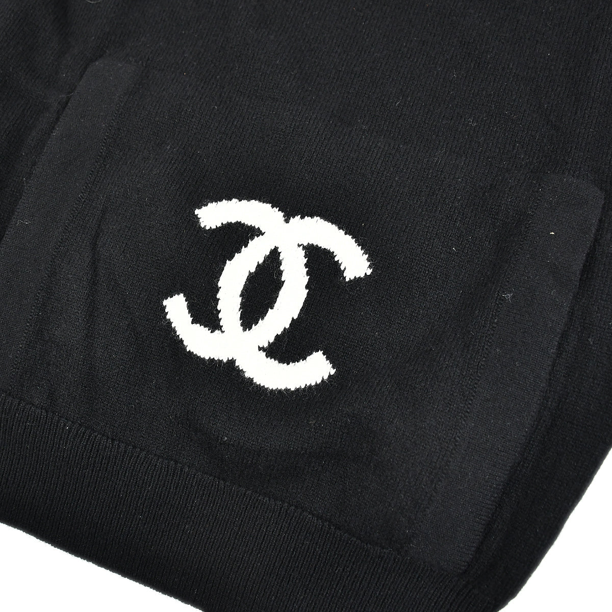 Luxury Chanel Fall 1994 CC cashmere knitted jumper #42