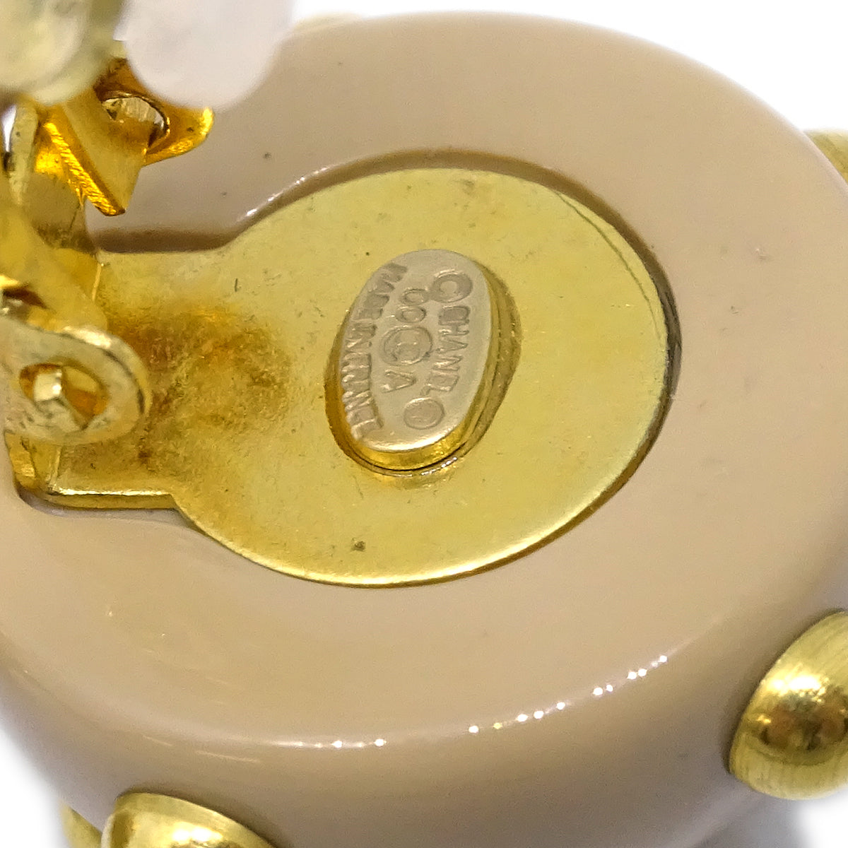 Luxury Chanel Studs Button Earrings Beige Clip-On 00A