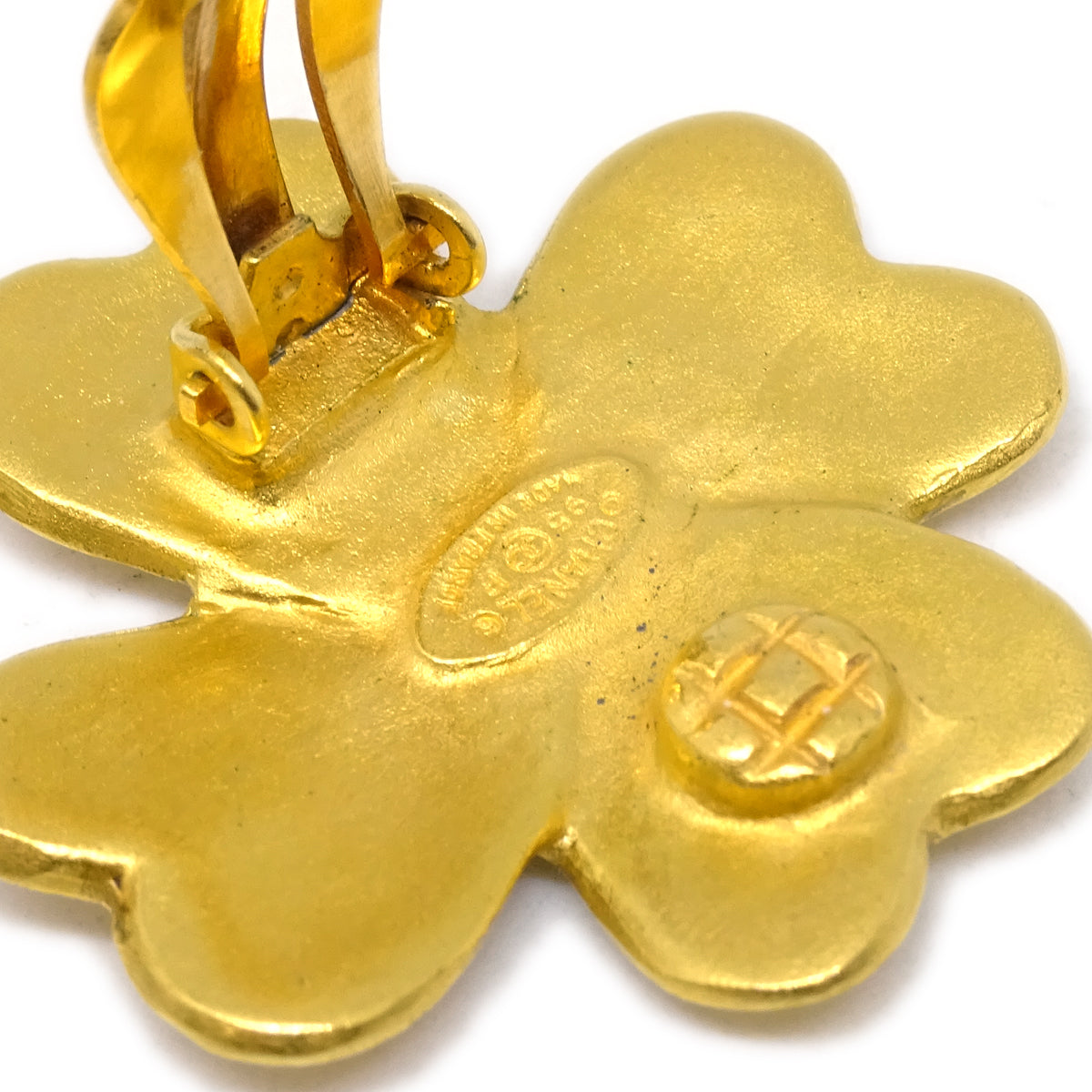 Luxury Chanel Clover Earrings Clip-On Gold 95P