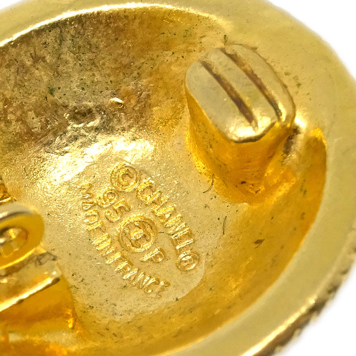 Luxury Chanel Gold Button Earrings Clip-On 95P
