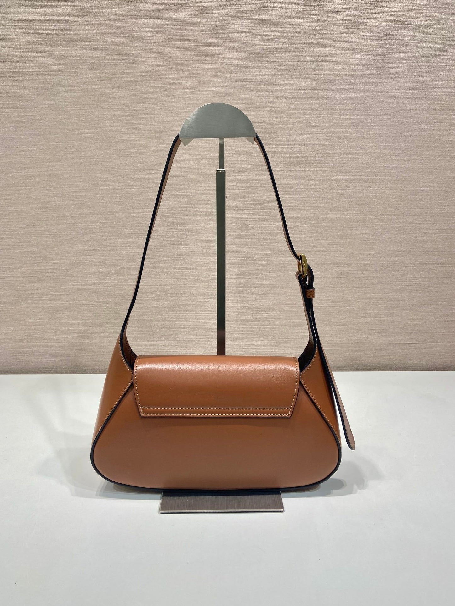 Luxury PradaFLAP BAG 25 IN CINNAMON BROWN SMOOTH CALFSKIN TRIANGLE LOGO