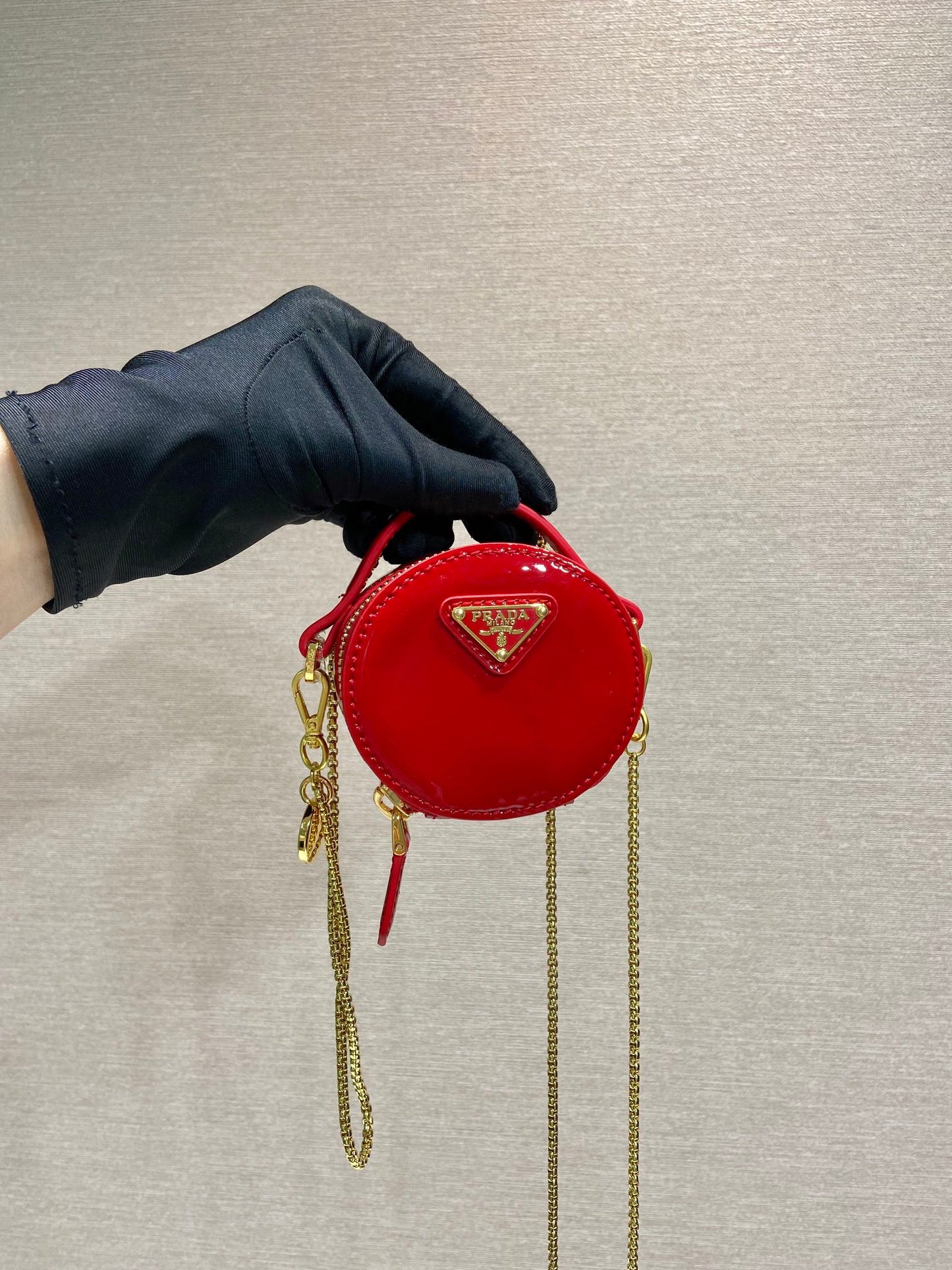 Luxury PradaMINI ROUND BAG 8 IN RED GLOSSY CALFSKIN GOLD HARDWARE