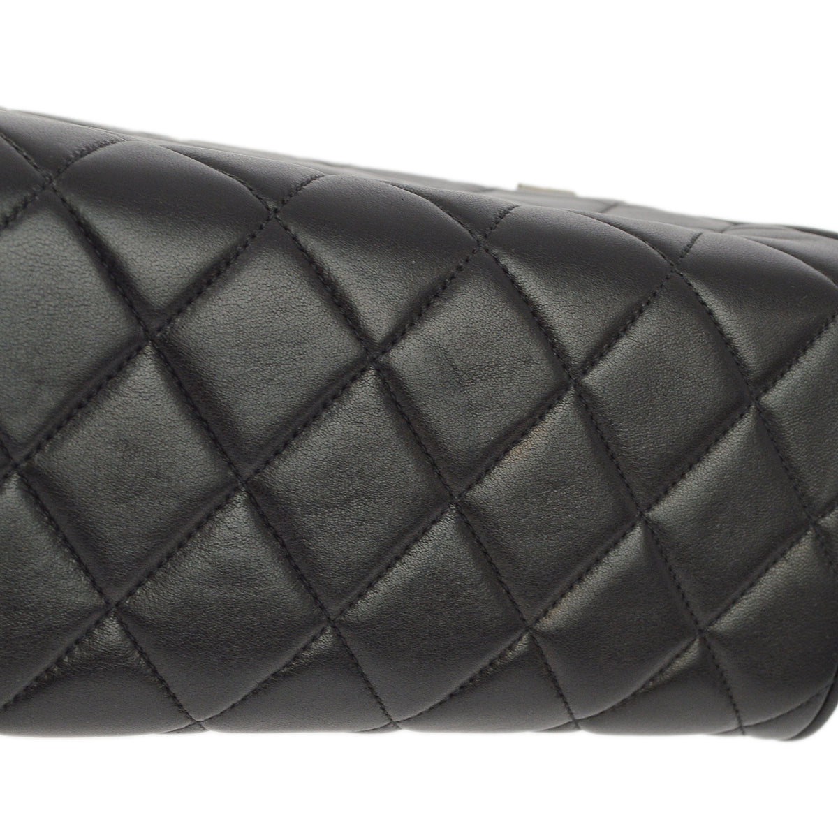 Luxury Chanel 1996-1997 Black Lambskin Handbag