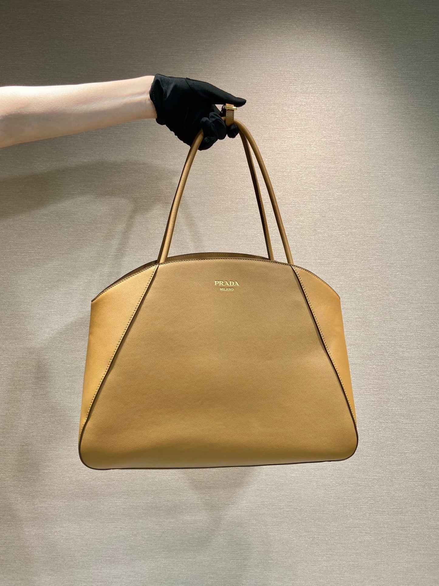 Luxury PradaELEGANT TOTE BAG 40 IN CIDER BROWN SMOOTH CALFSKIN
