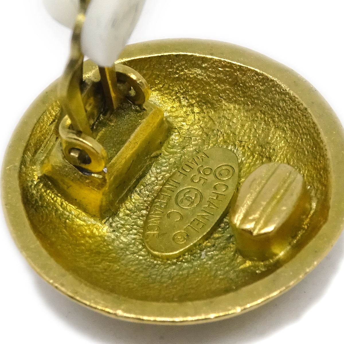 Luxury Chanel Gold Button Earrings Clip-On 95C