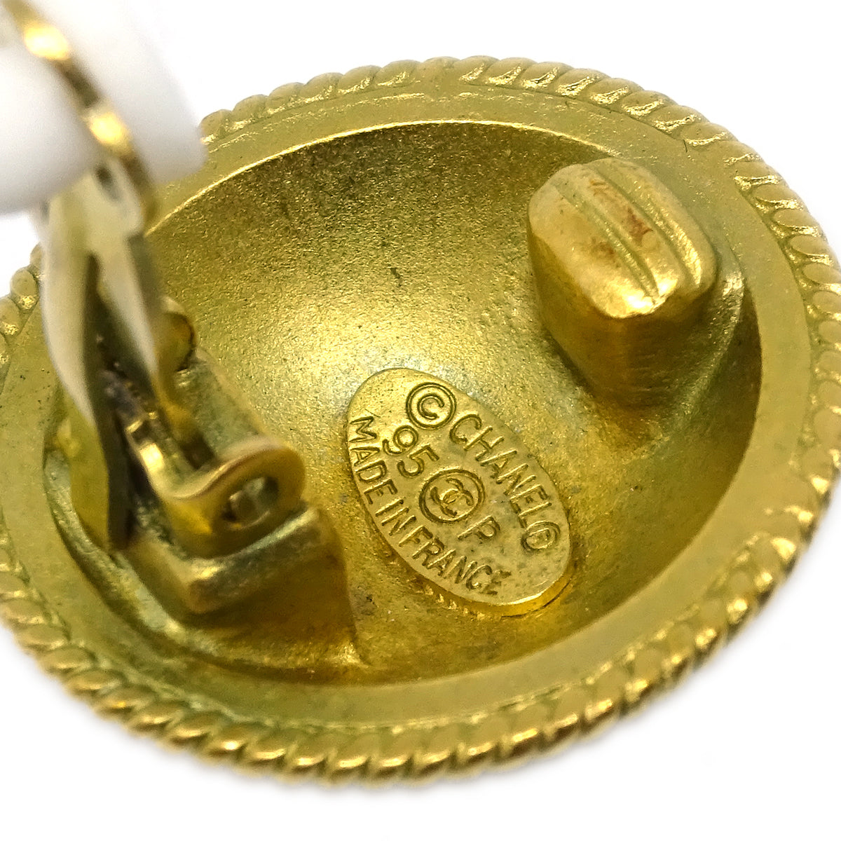 Luxury Chanel Gold Button Earrings Clip-On 95P