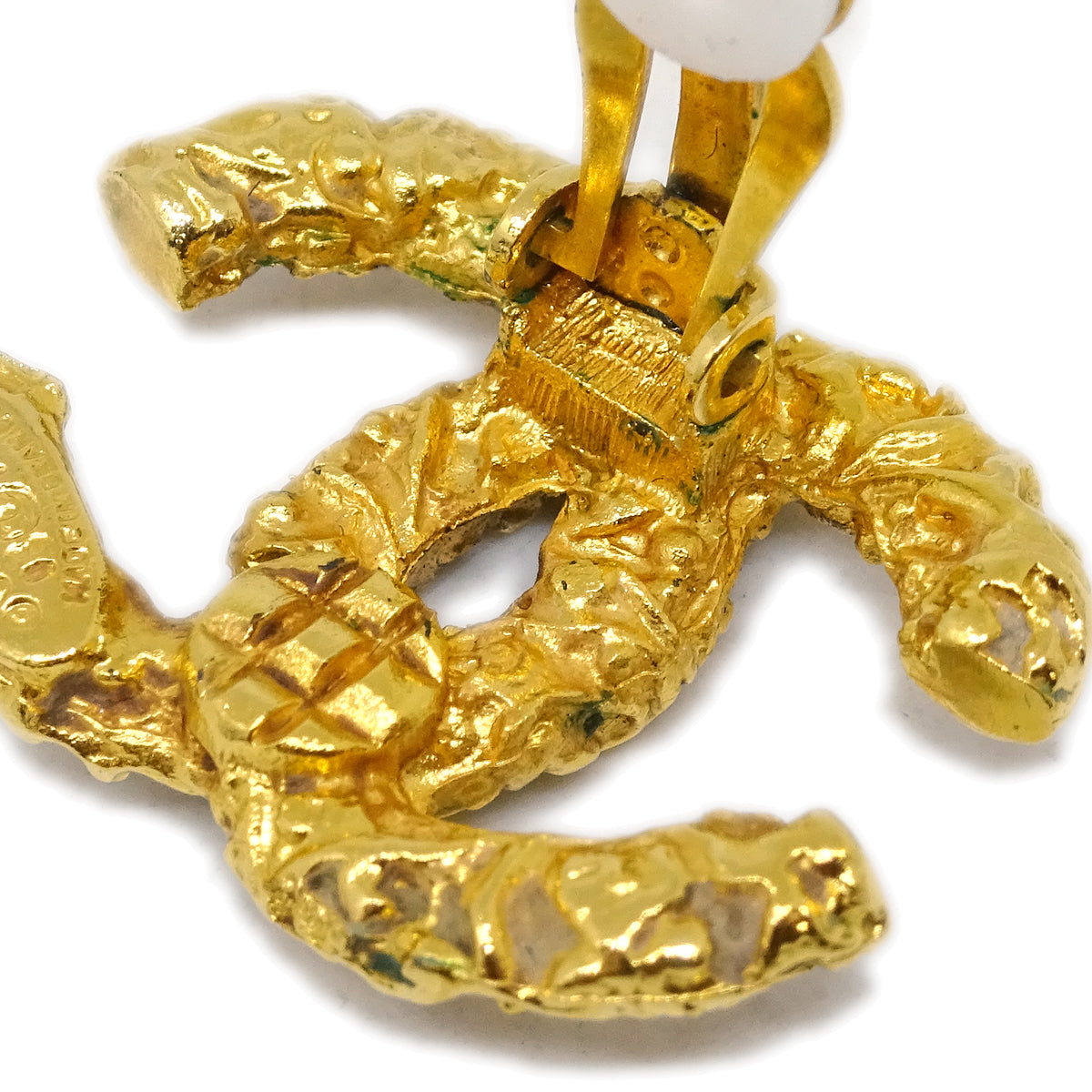 Luxury Chanel CC Earrings Clip-On Gold 93A Large