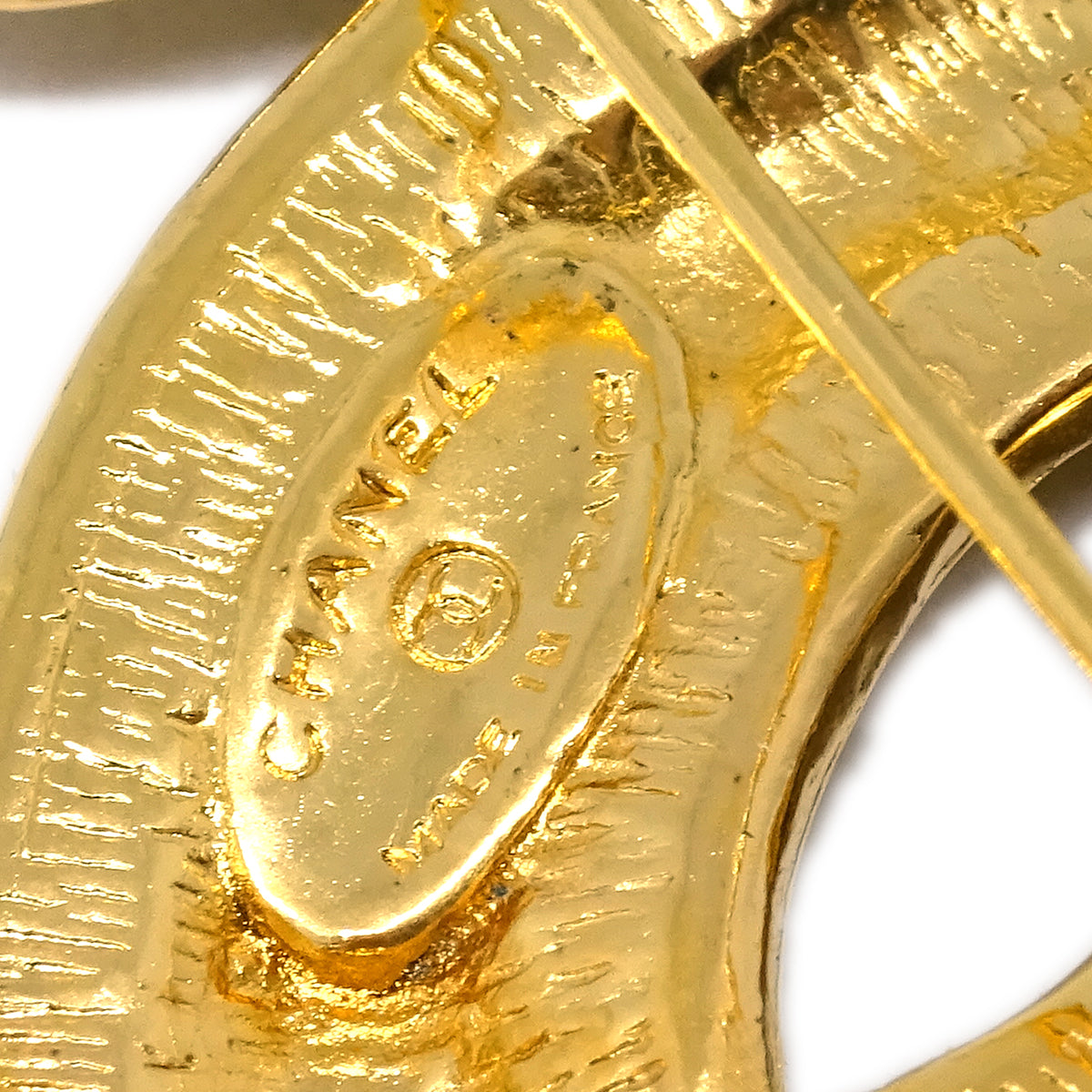Luxury Chanel Quilted CC Brooch Pin Gold 1152