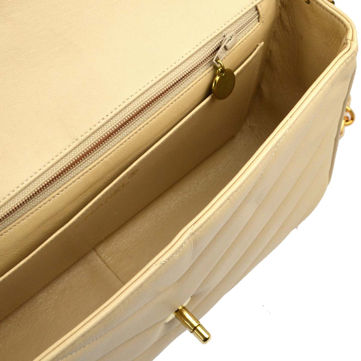 Luxury Chanel 1994-1996 Beige Lambskin Chevron Shoulder Bag