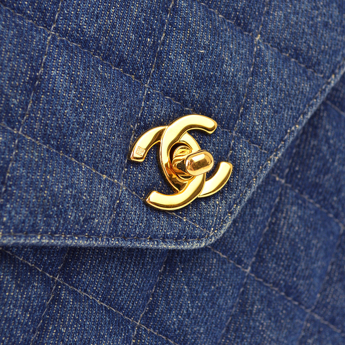 Luxury Chanel 1997-1999 Indigo Denim Handbag