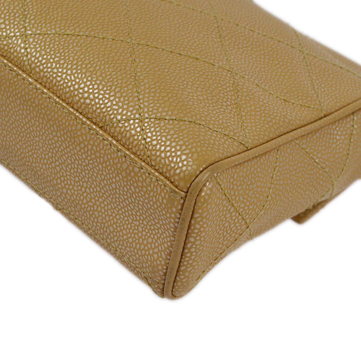 Luxury Chanel 2000-2001 Beige Caviar Chain Shoulder Bag 25