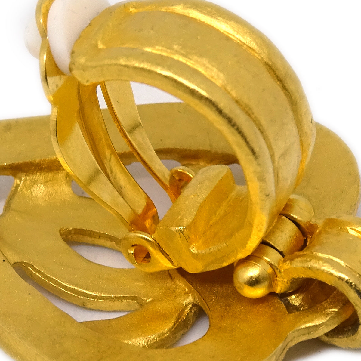 Luxury Chanel Dangle Heart Earrings Gold Clip-On 95P