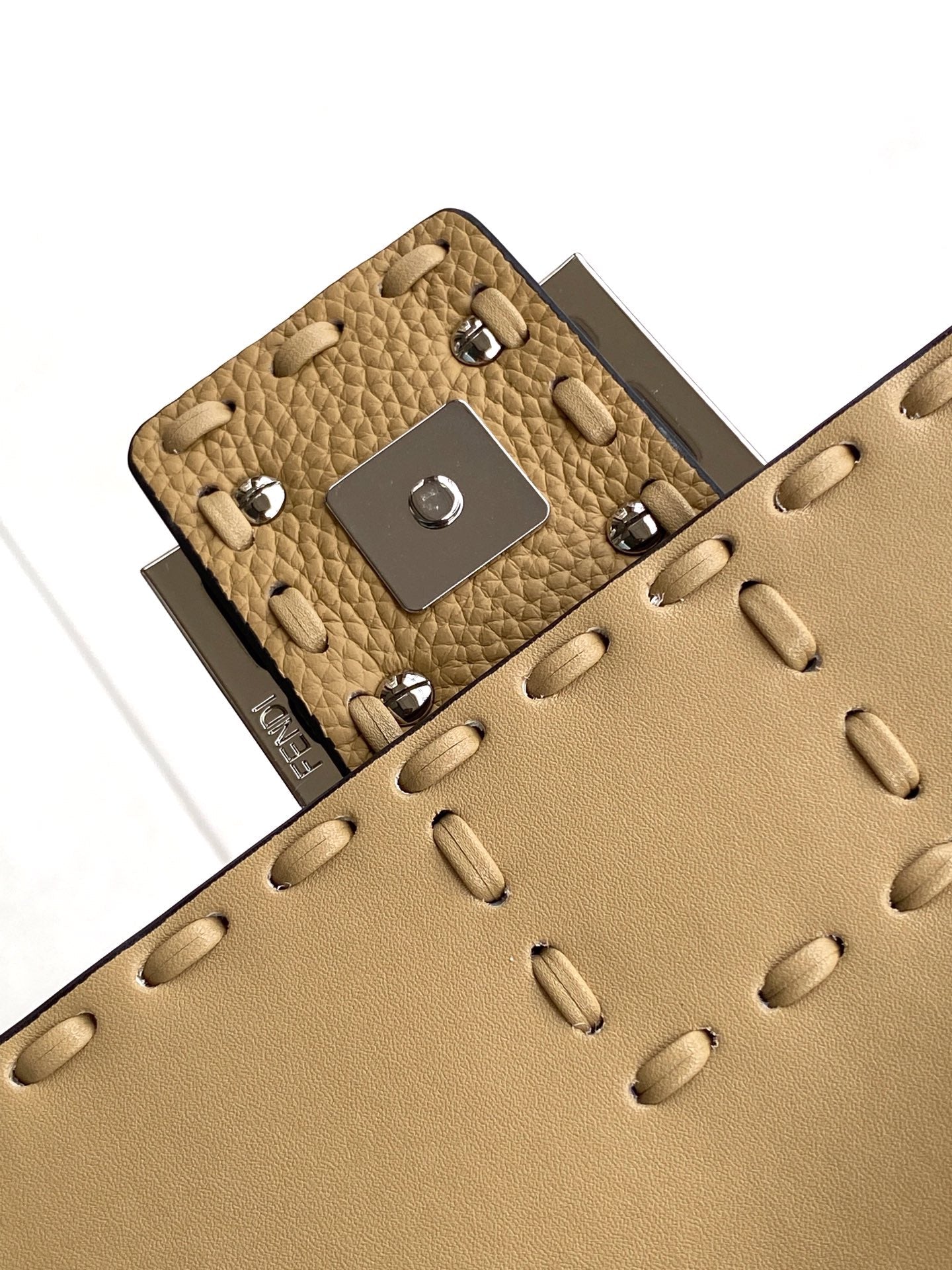 Luxury FendiFend Baguette 27 Bag Light Brown Calfskin Shw