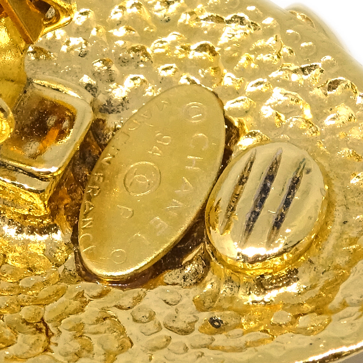 Luxury Chanel Earrings Clip-On Gold 94P