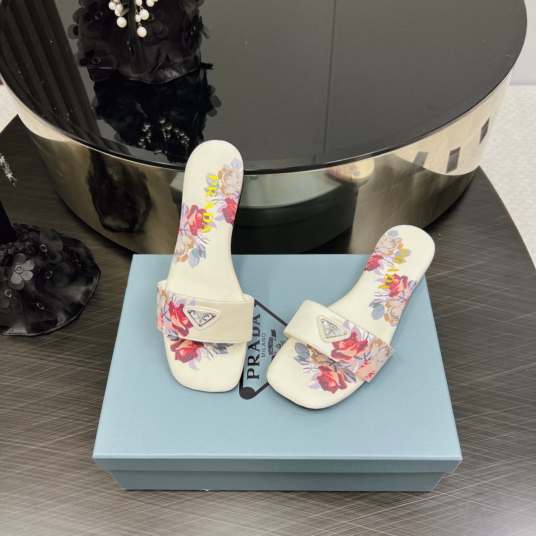 Luxury PradaPRINTED SLIDES SLIPPERS WHITE SATIN