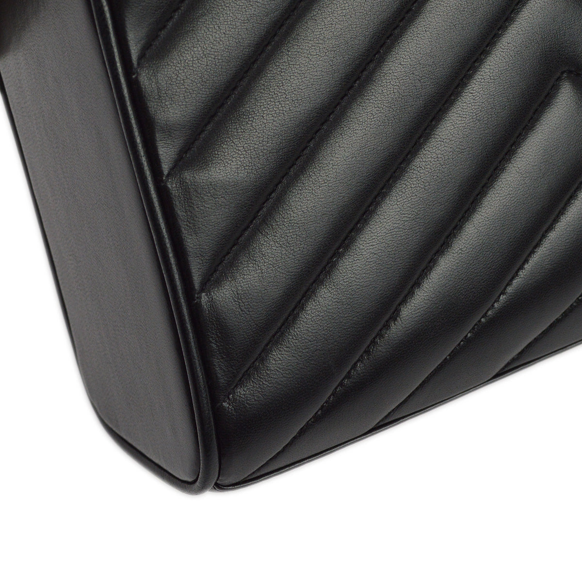 Luxury Chanel 1991-1994 Black Lambskin Mademoiselle Chevron Handbag