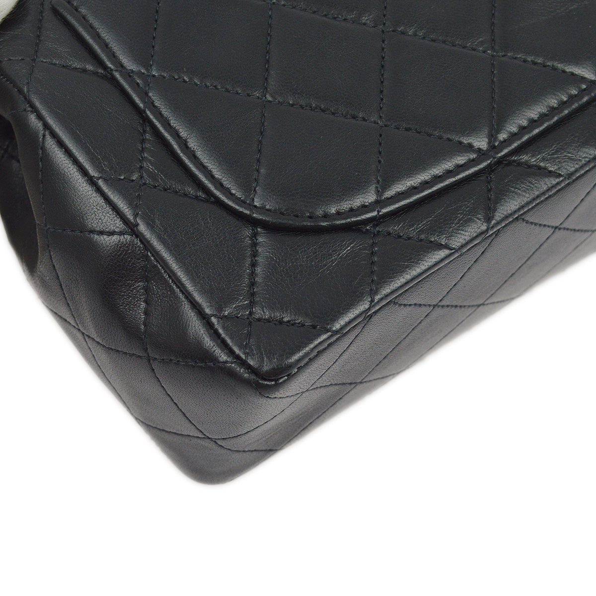 Luxury Chanel 1994-1996 Black Lambskin Mini Classic Square Flap Shoulder Bag 17