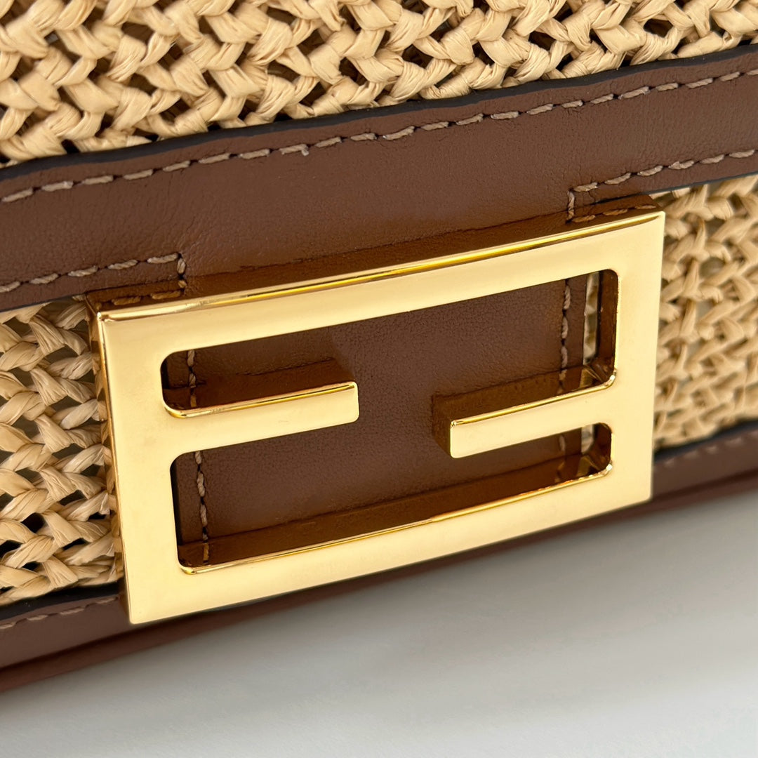 Luxury FendiLuxury FendiBAGUETTE 20 BAG IN BEIGE RAFFIA AND BROWN CALFSKIN WITH GOLD HARDWARE